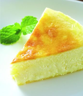Delicioso pastel de esponja suave, en polvo, mezclado en diferentes sabores